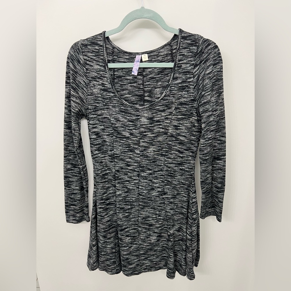 Francesca’s Collection Alya Long Sleeve Sweater Dress Size Medium